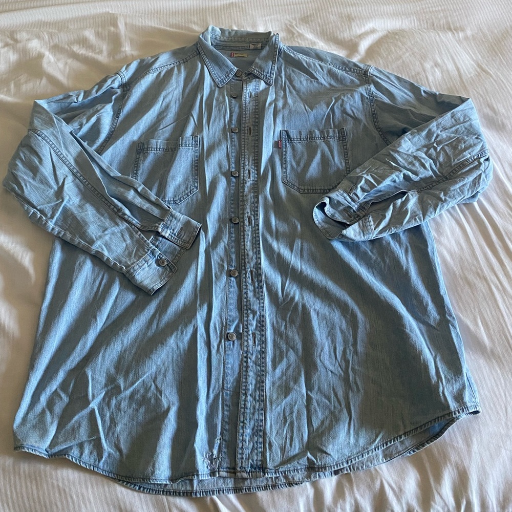 Vintage Levi’s red tab button down shirt